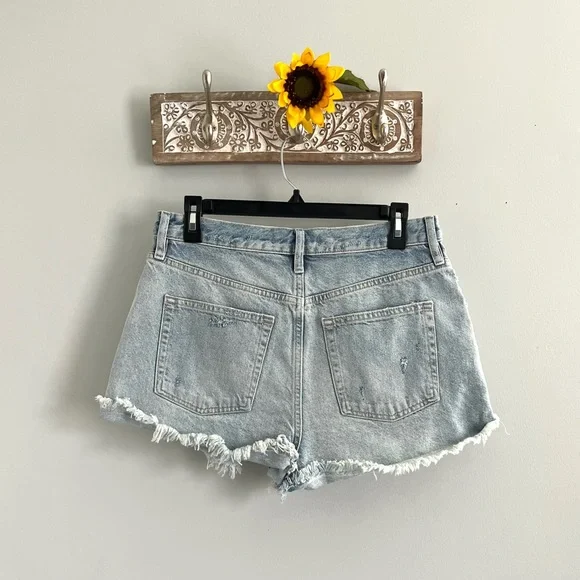🌻🆕🚨FREE PEOPLE LASSO LIGHT WASH DENIM SHORTS-FOX TROT COLOR SIZES 28 & 29 - Picture 12 of 16